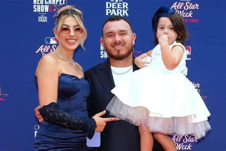 
5 Quick Facts About John Castaneda Wife And Family 