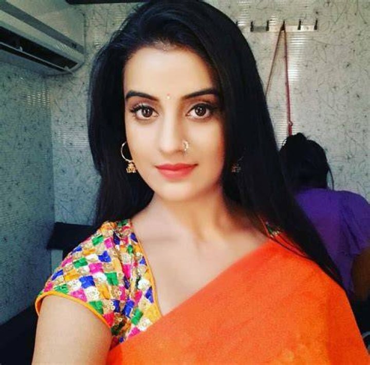 Akshara Singh Height, Weight, Net Worth, Age, Birthday, Wikipedia, Who, Instagram, Biography