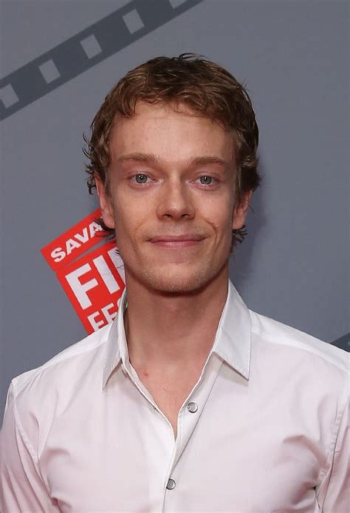 Alfie Allen Height, Weight, Net Worth, Age, Birthday, Wikipedia, Who, Nationality, Biography