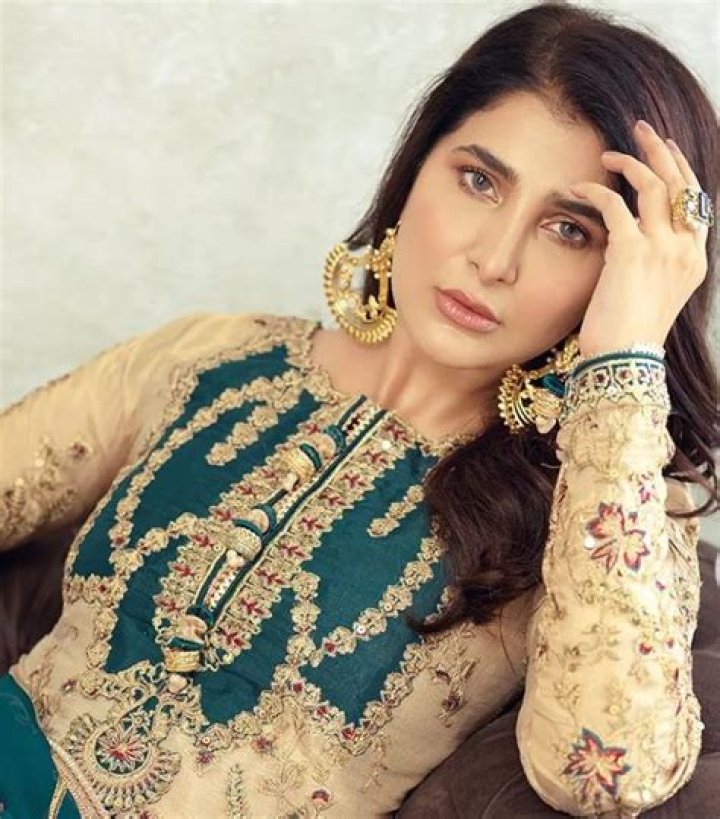 
Areeba Habib Height, Weight, Net Worth, Age, Birthday, Wikipedia, Who, Instagram, Biography 