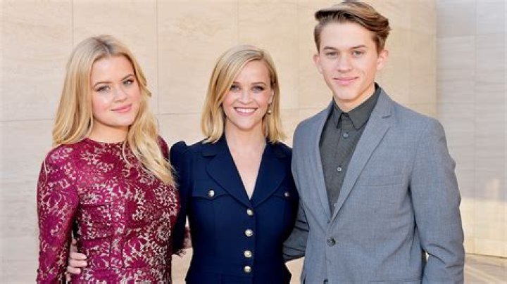 Ava Elizabeth Phillippe – Who is Ryan Phillippe’s daughter?