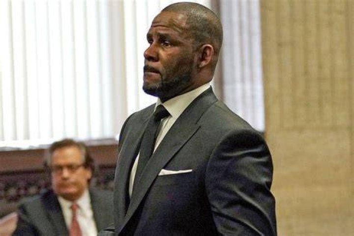 
Chicago Prosecutor to Drop Sex Abuse Charges Against R. Kelly, Citing Long Federal Sentence 