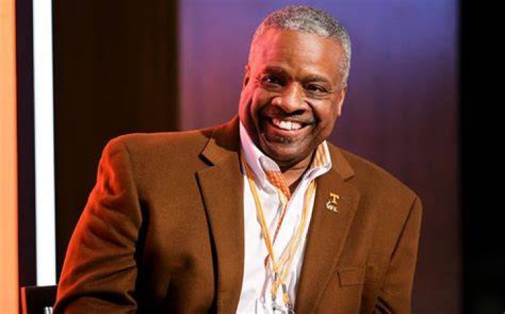 Condredge Holloway Height, Weight, Net Worth, Age, Birthday, Wikipedia, Who, Nationality, Biography