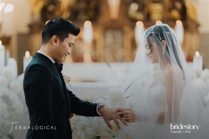 
Demas Narawangsa And Eva Celia Wedding Photos, Musician’s Biodata 