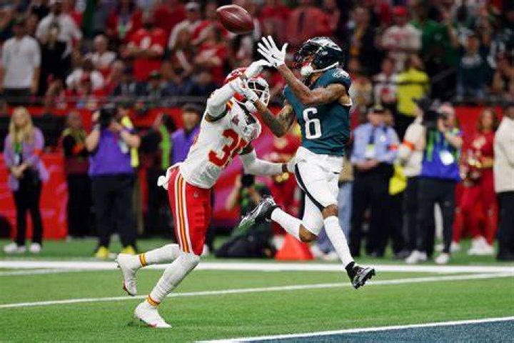 DeVonta Smith Height, Weight, Net Worth, Age, Birthday, Wikipedia, Who, Nationality, Biography