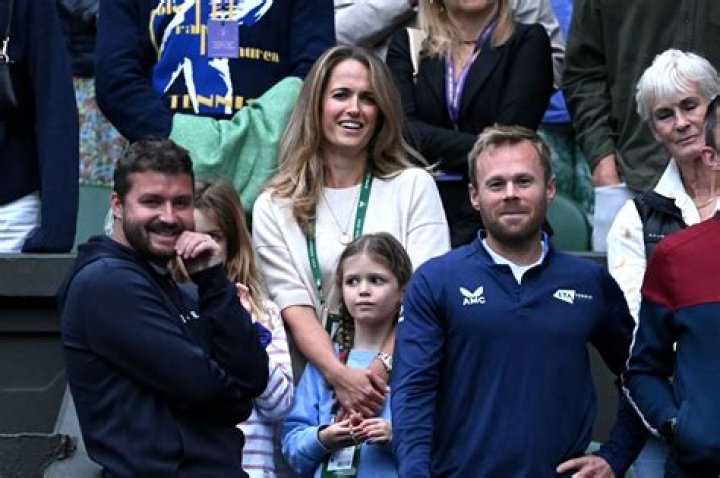 
How old are Andy Murray’s daughters? 