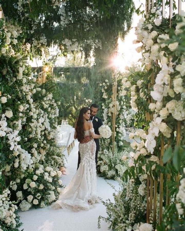 Influencer Iluvsarahii and Sebastian Robles Wedding Details