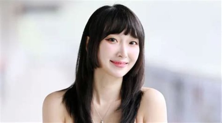 
Itseunchae Height, Weight, Net Worth, Age, Birthday, Wikipedia, Who, Nationality, Biography 