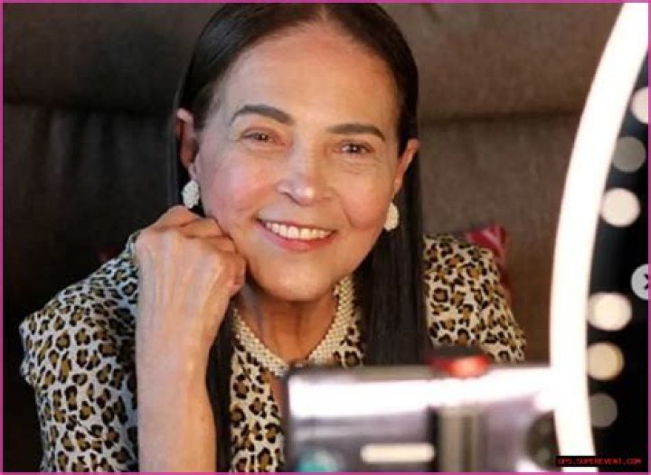 
Janica Pareo, the daughter of Gina Pareo, and her mother Racquel share a striking resemblance. 
