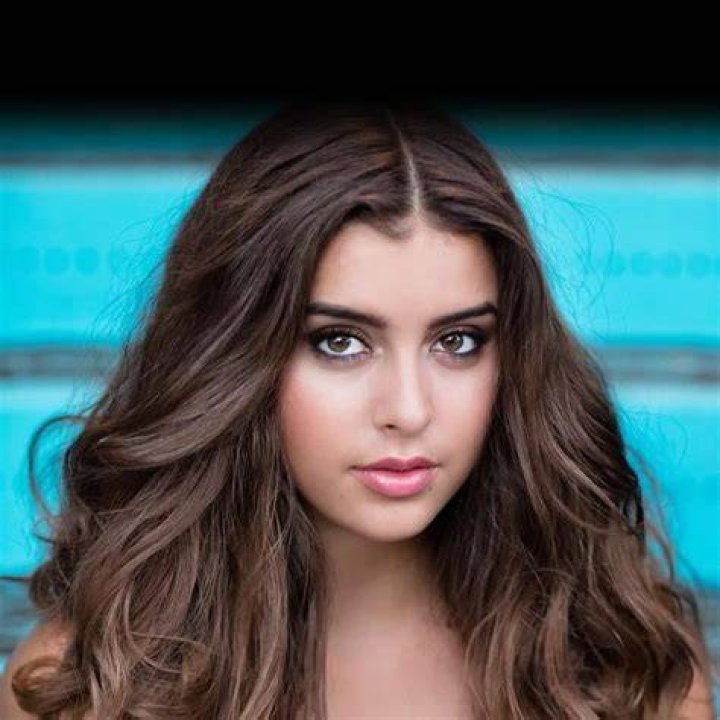 Kalani Hilliker Height, Weight, Net Worth, Age, Birthday, Wikipedia, Who, Nationality, Biography