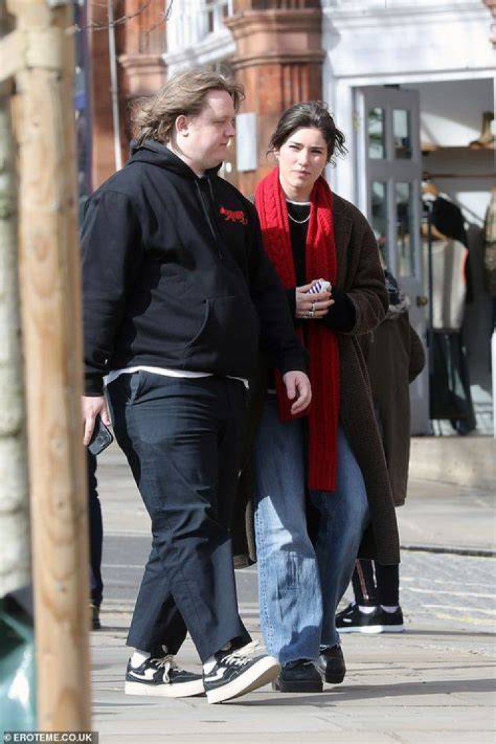 
Lewis Capaldi Has A Complicated Relationship With His Siblings To Say The Least 