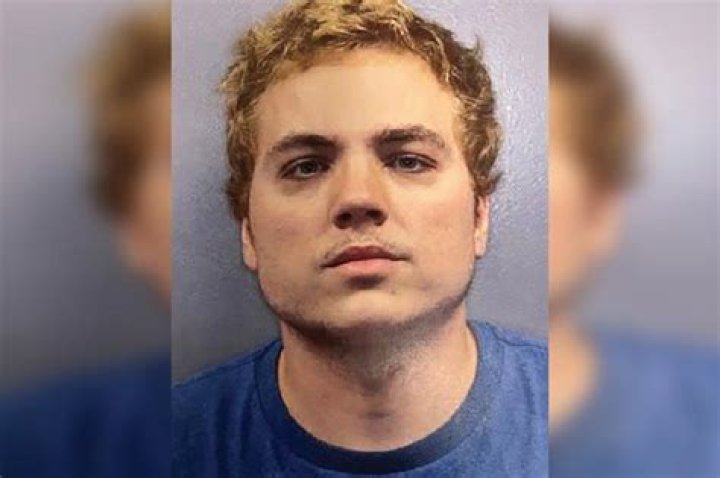 
Man who allegedly killed Massachusetts couple over barking dog found in Florida 