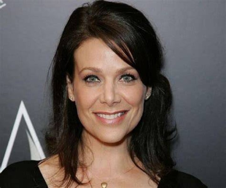 
Meredith Dawn Salenger Height, Weight, Net Worth, Age, Birthday, Wikipedia, Who, Nationality, Biography 