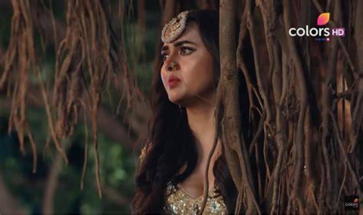
Naagin 6 Episode 18th Sep 2022 Written Update Prathna Bumps With Pratha 