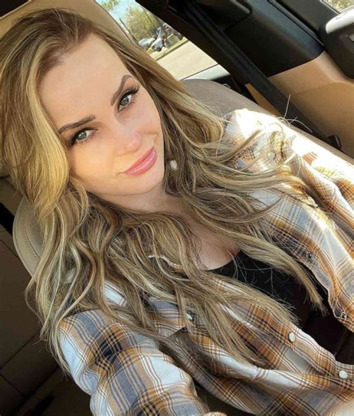 Niece Waidhofer Obituary As Instagram Model’s Death Cause Was Ruled As Suicide