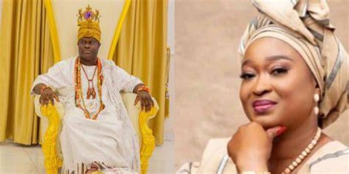 
Ooni Of Ife Old Concubine Loosing Her Cool, Waiting For Her Own Date 