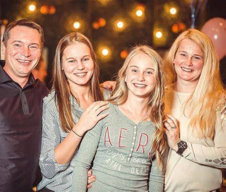 
Polina Kudermetova Sister Veronika Kudermetova and Family Life 