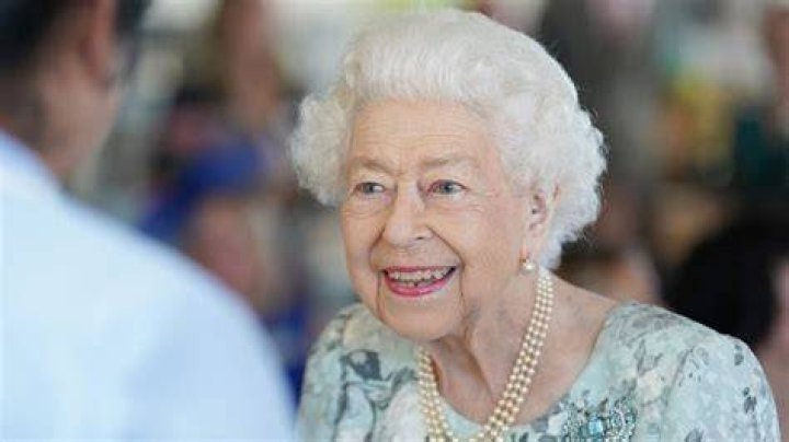 
Queen Elizabeth II Dies at 96: Political Leaders, Stars Around The World React 