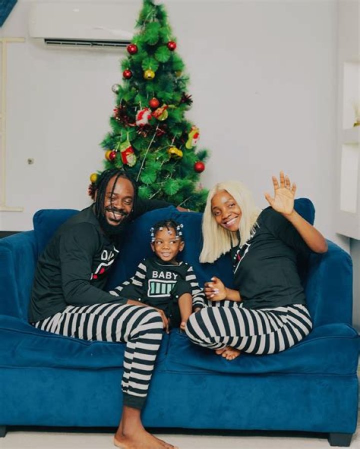 
Reactions As Singer, Simi Shares Some Photos Of Herself Alongside Her Daughter, Deja On Social Media 