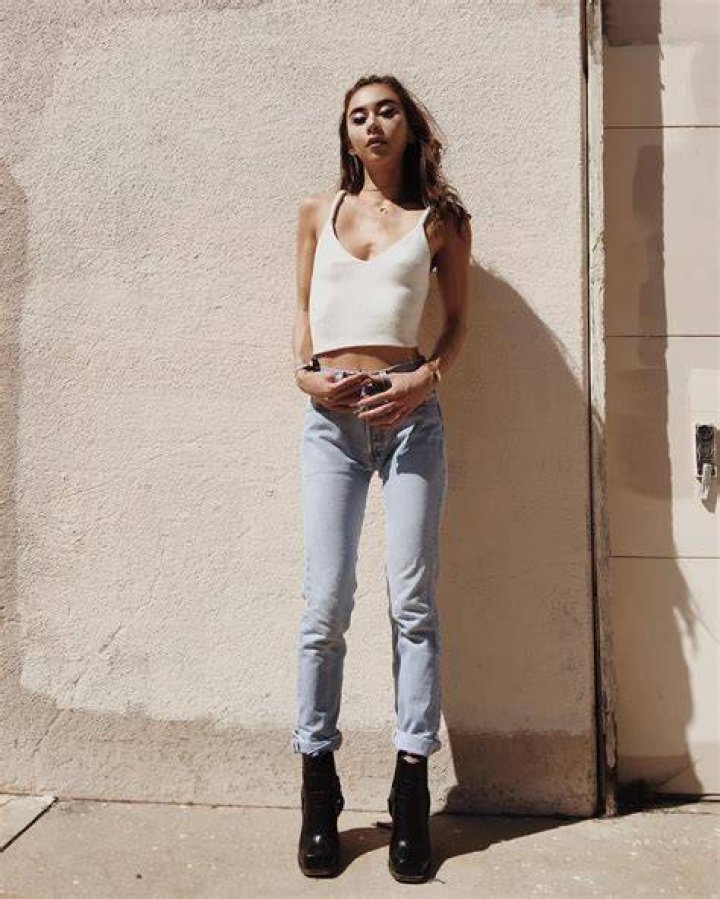  Rumi Neely