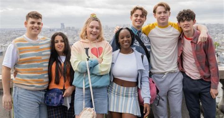 
What Is Yasmin Finney Gender? Facts To Know About Heartstopper Cast 