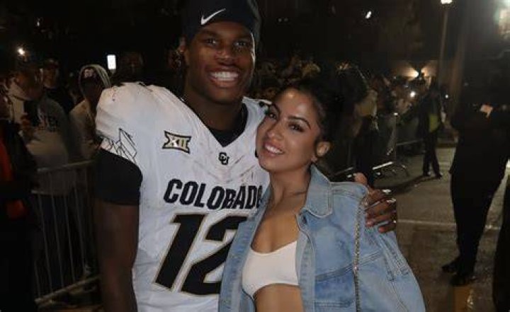 
Who Is Hunter Clark | Football Player Parents | Net Worth And Girlfriend 