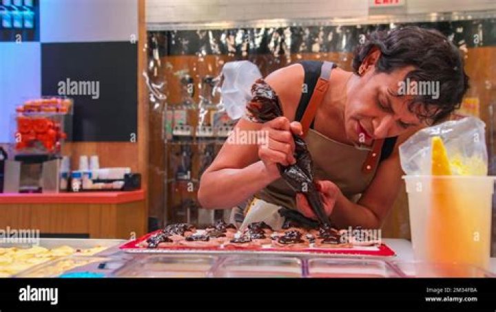 Who Is Luna Contreras From “Snack vs. Chef”?