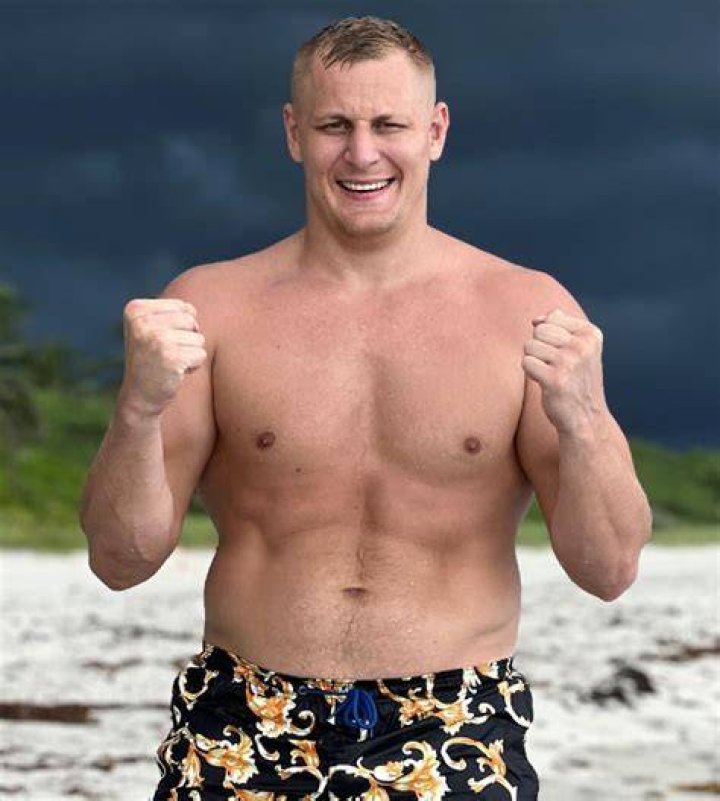 
Who Is Sergei Pavlovich’s Wife? Children & Family Of The MMA Fighter 